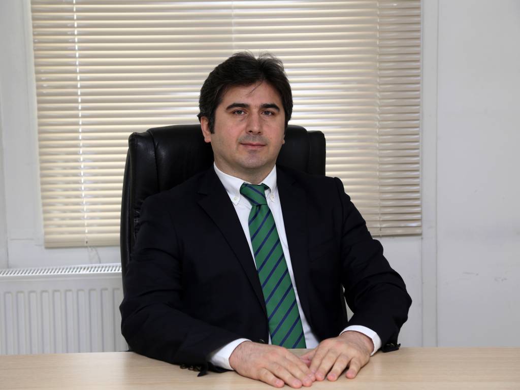 Պատասխան՝ «Հայերէնը ինչի, կը ծառայէ» ըսողներուն